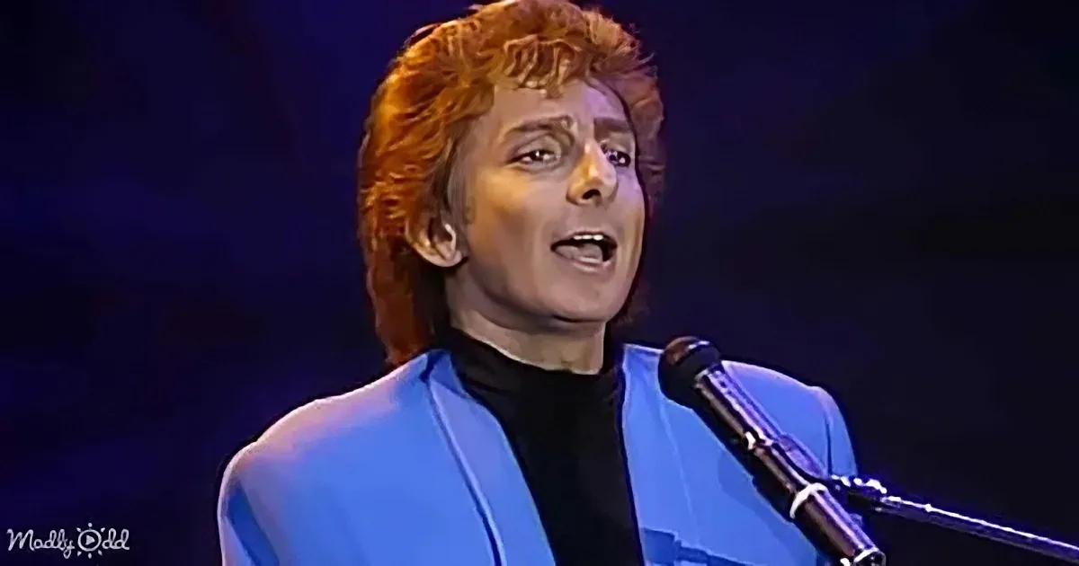 Barry Manilow Sings Hit 'Mandy' With an Added Emotional Speech
