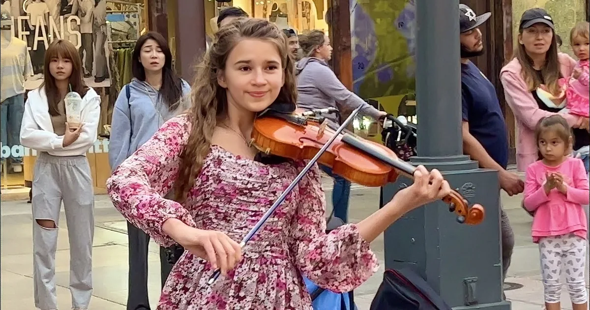 Beautiful Rendition of 'Wind of Change' by Ukranian Violinist