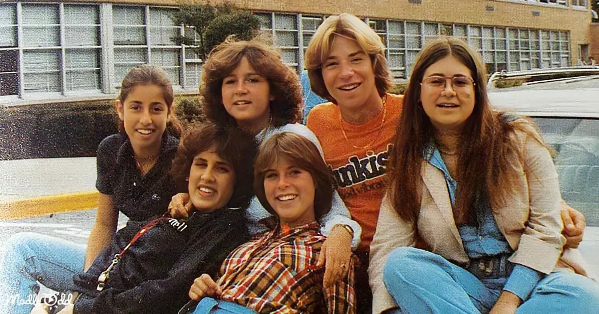 1970s Fashion Flashbacks: Bell Bottoms, Maxi Dresses, and Fringe