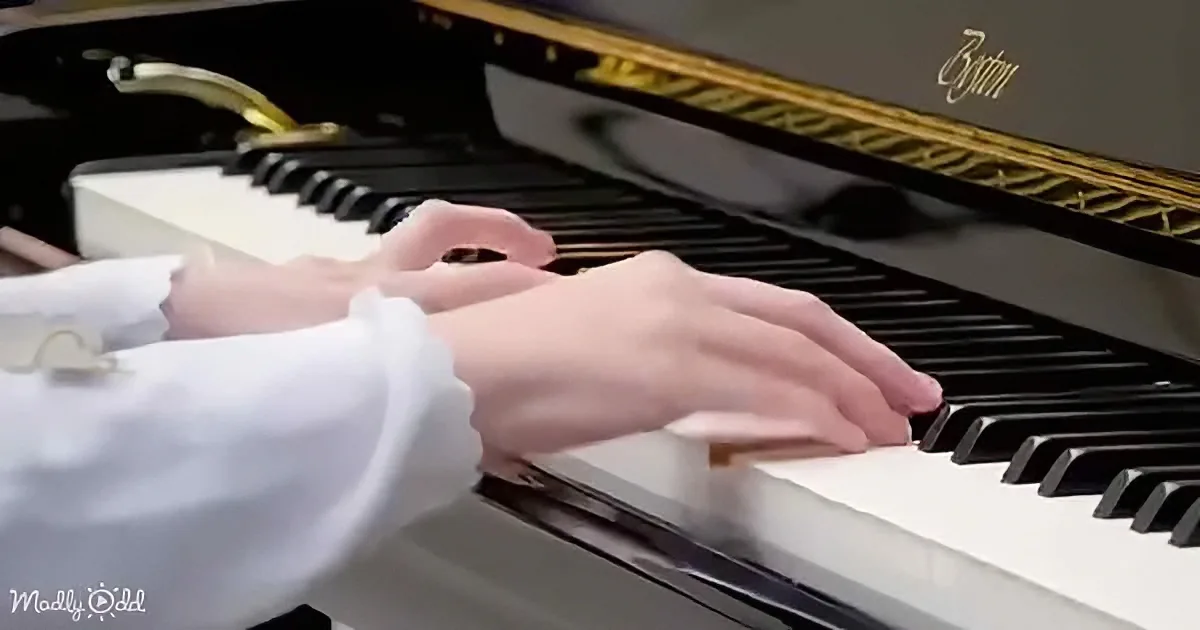 Blind Teen Pianist