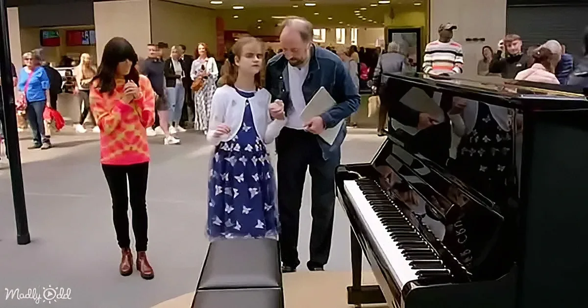 Blind Teen Pianist