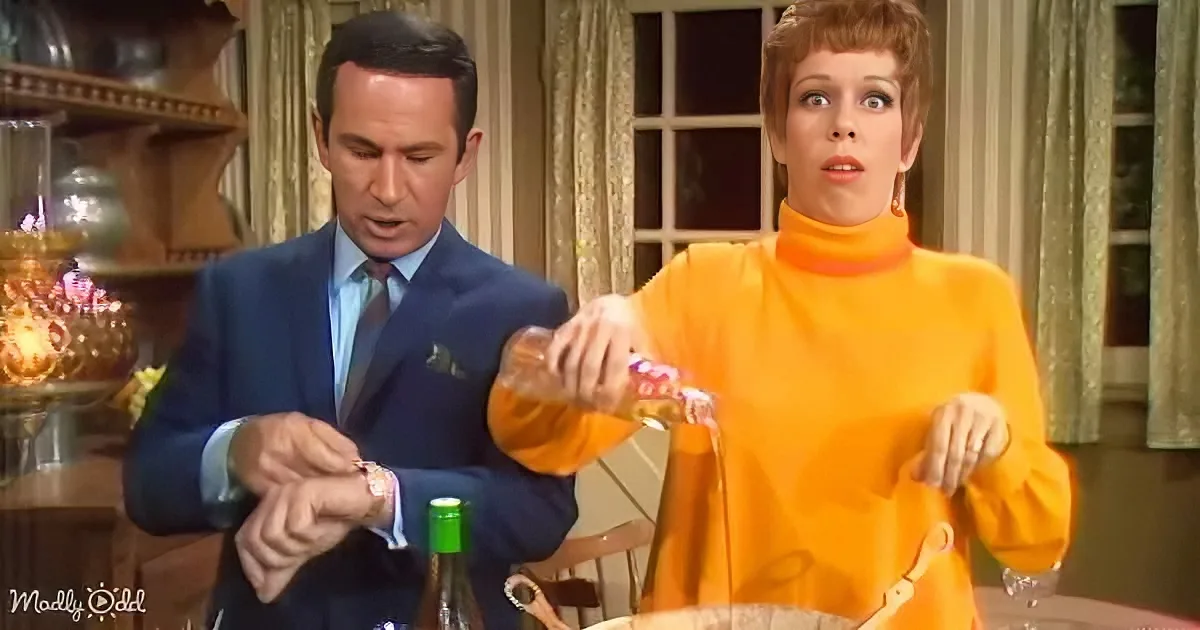Carol Burnett's Hilarious 'Retracing Steps' Skit - With an Unexpected Twist!