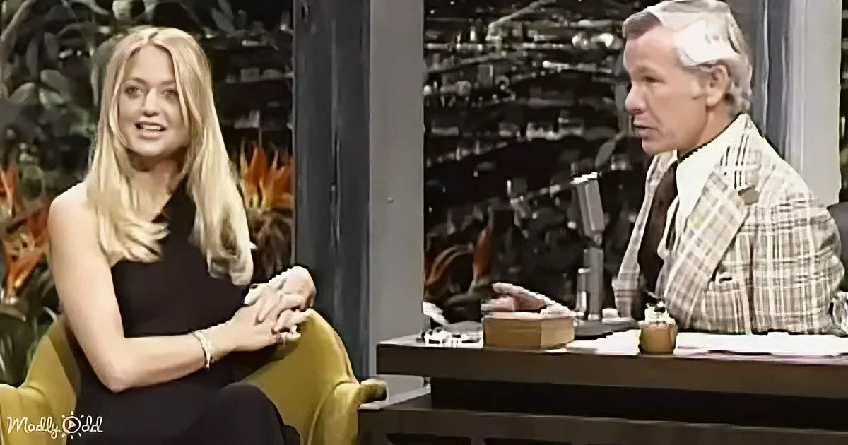 Goldie Hawn and Johnny Carson