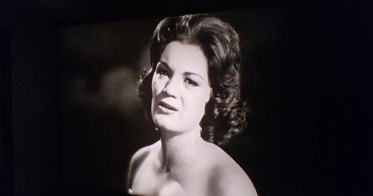 Nostalgic Connie Francis' 'My Heart Has a Mind of Its Own' From 1961