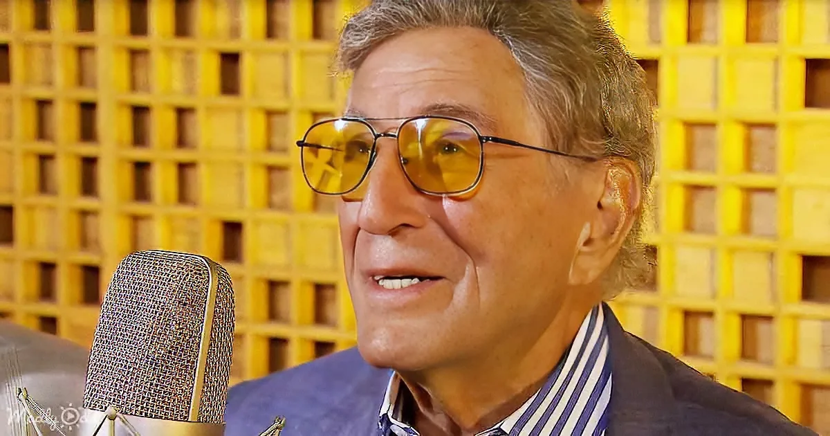 Tony Bennett Sings 'Return to Me' in 1961 and Captures Hearts