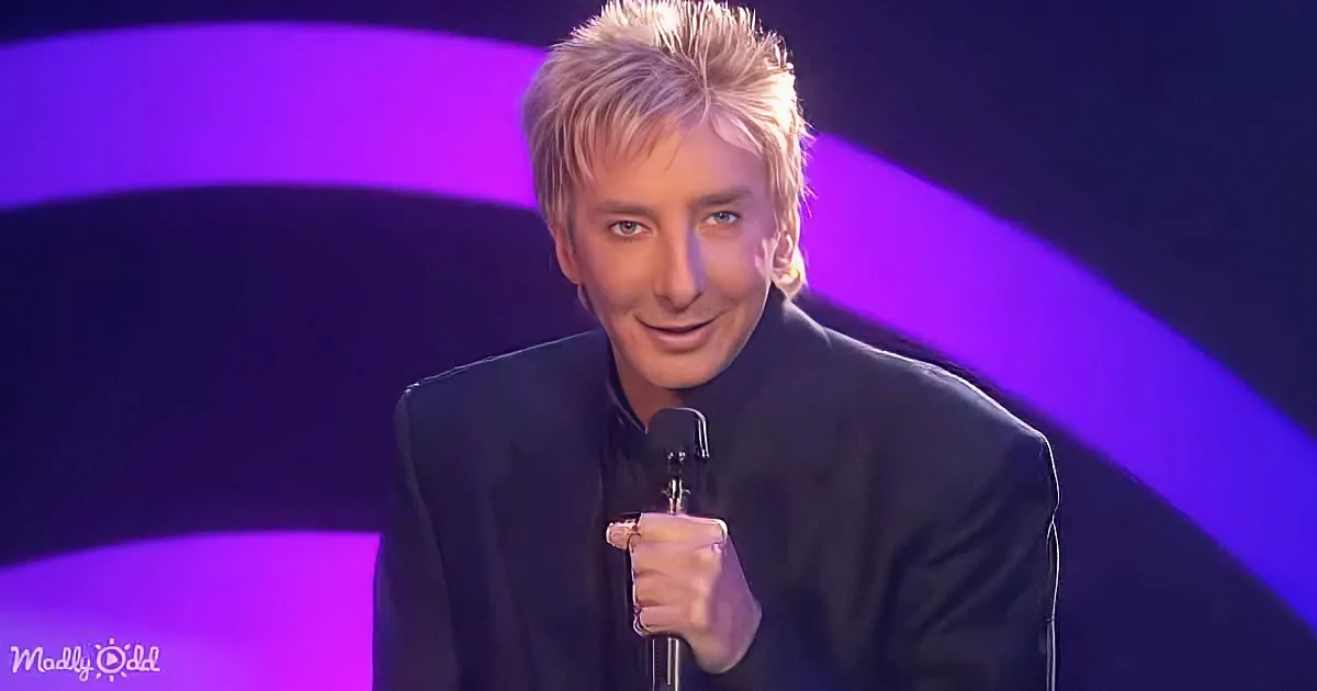 Manilow Mesmerizes With Classic ''Can''t Take My Eyes off of You''