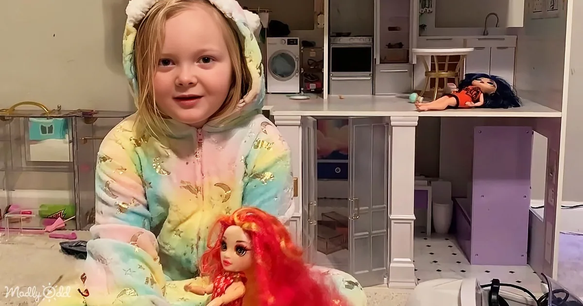 Brave Little Girl's Unconventional Rescue Mission for Missing Toys