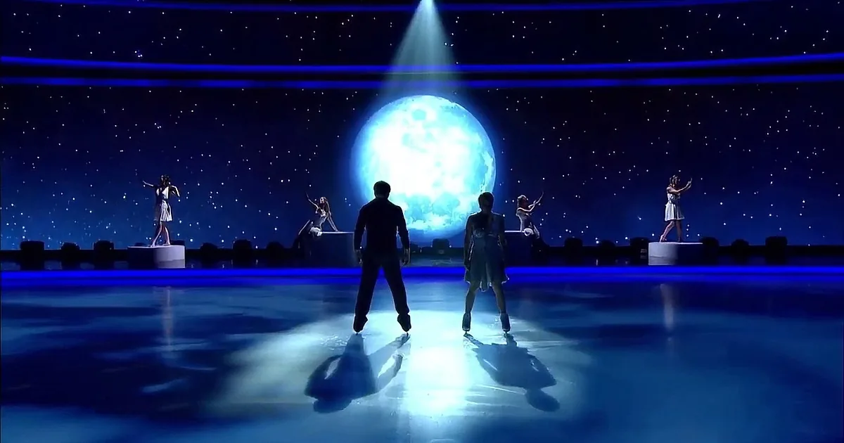 Gold-Winning Seniors Skates Flawlessly to 'Bridge Over Troubled Water'