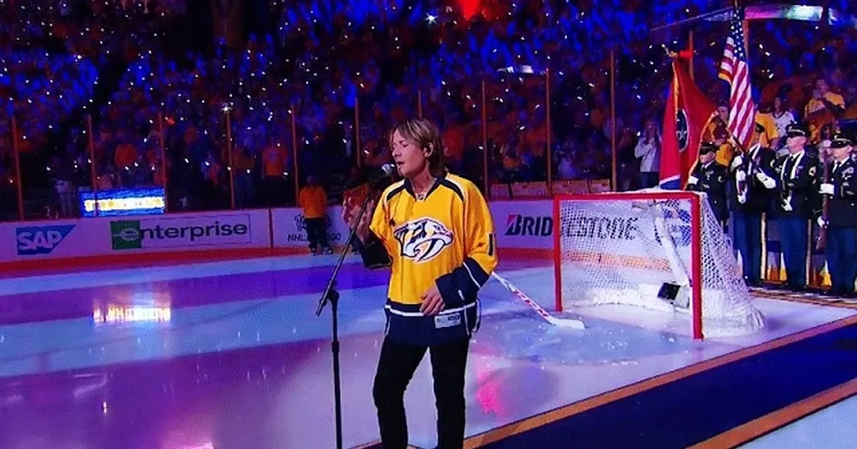 Keith Urban Delivers Stunning Rendition of 'Star Spangled Banner'
