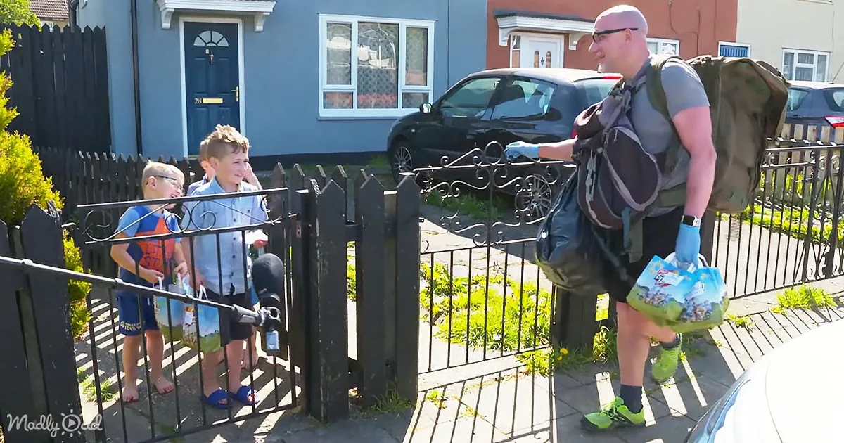 Devoted Teacher Walks to Deliver Lunch to Forty Hungry Students
