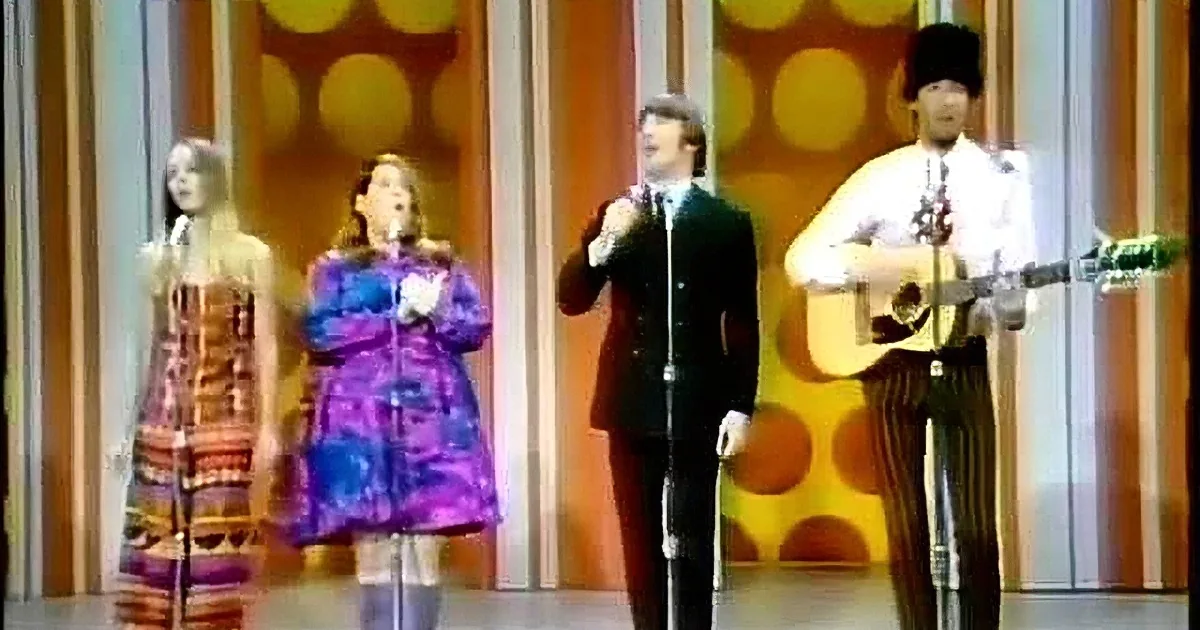 'California Dreamin' by the Mamas and the Papas: 1965 Haunting Performance'