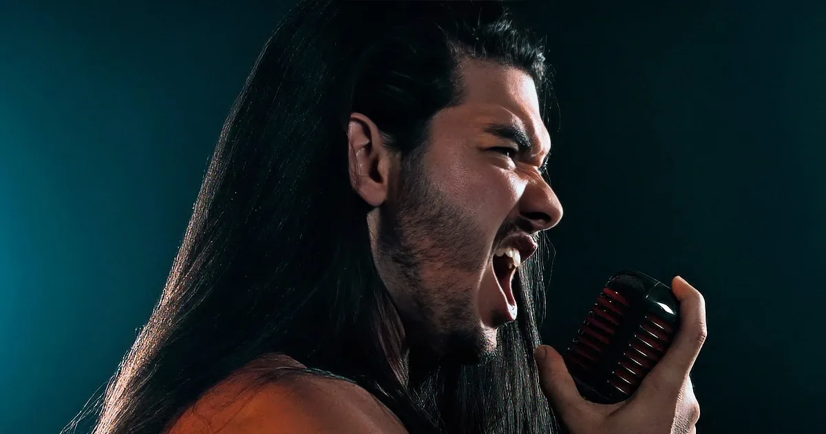 Never Heard 'Amazing Grace' Sung Like This Before, This Guy Rocks!