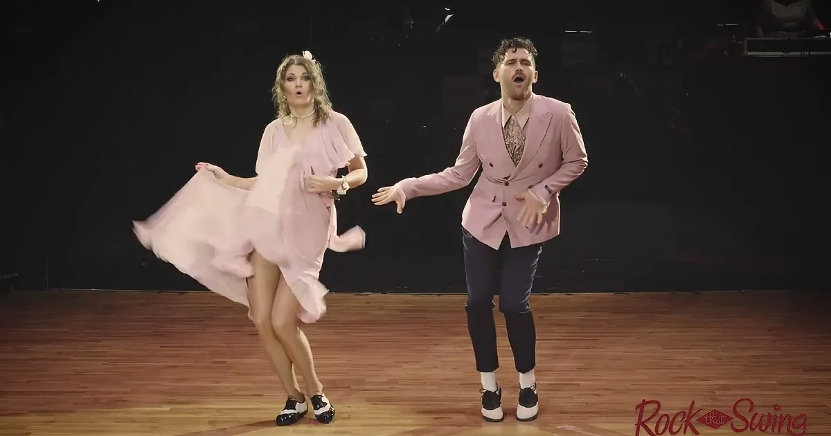 Sibling Duo Wows Crowd With Their Footloose Boogie-Woogie Dance