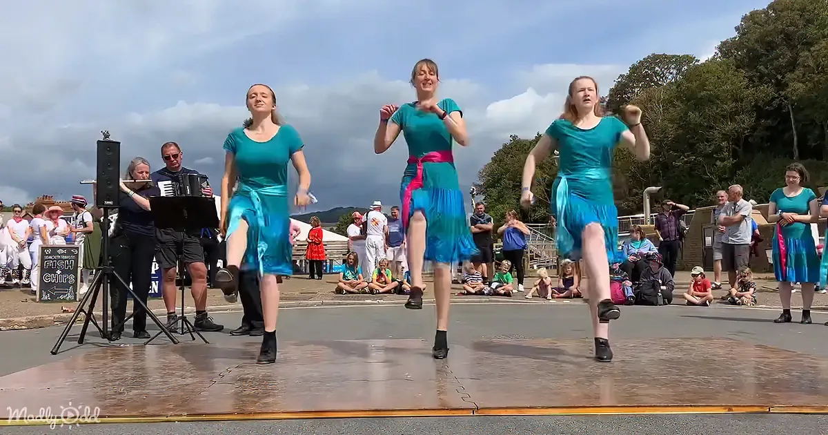 Trio of Girls Launch 'September Shuffle' in Ribbon and Teal and Spark a Movement