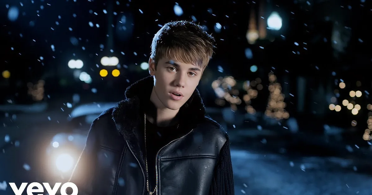 478 Million Fans Cherish Justin Bieber's Timeless 'Mistletoe' Performance