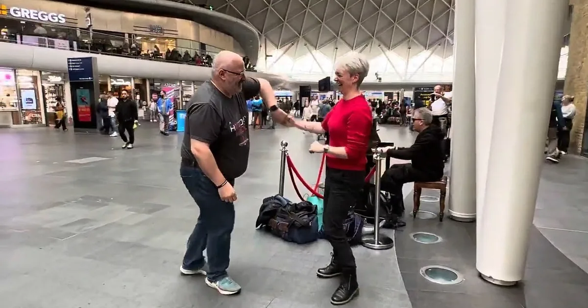 A Spare Minute Turned Into a Heartwarming Duet