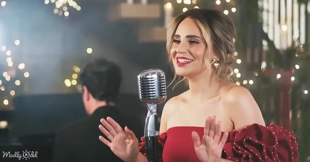 Rosanna Pansino''s Angelic ''Have Yourself a Merry Little Christmas''