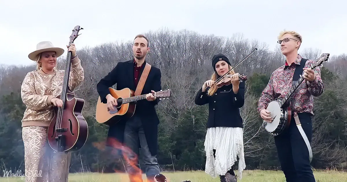 Joyous Vibes! Southern Raised''s Bass Cover of ''God Rest Ye Merry Gentlemen''