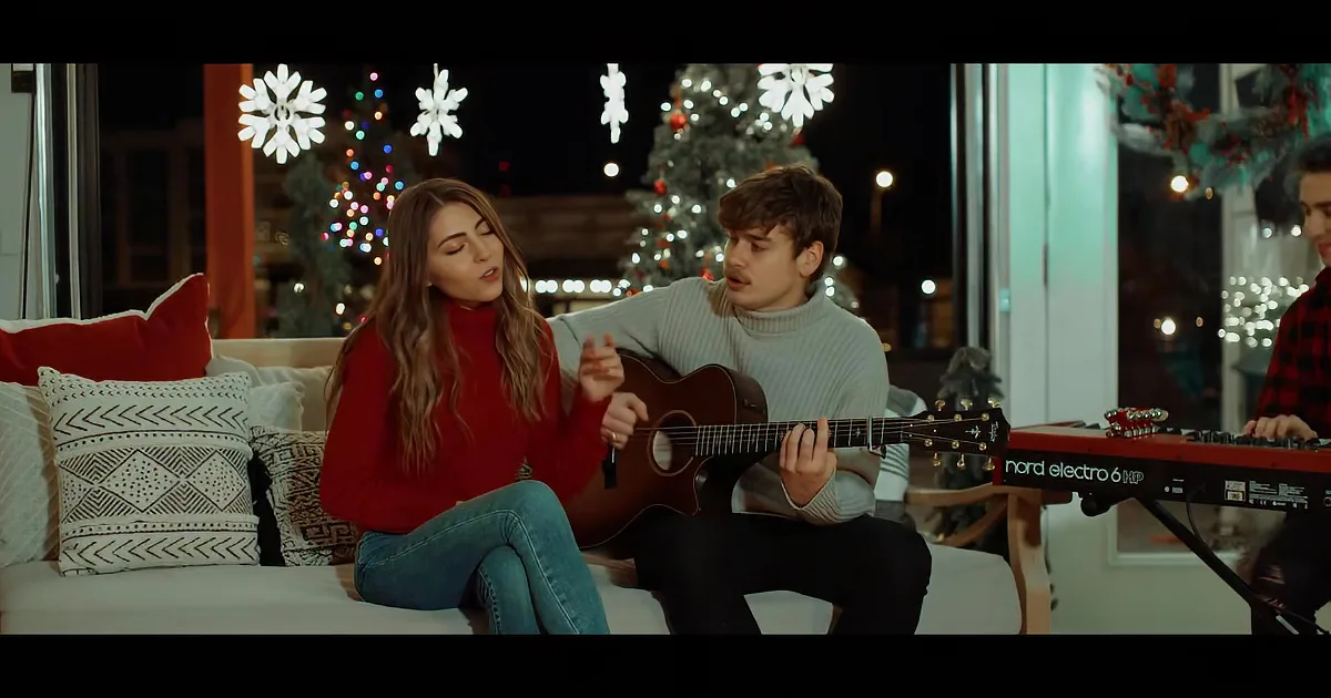 Cozy and Delightful! Jada Facer & John Buckley's 'Let It Snow' Duet