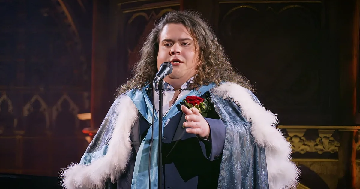Jonathan Antoine''s ''O Holy Night'' Revives Classic Elegance in Live Show