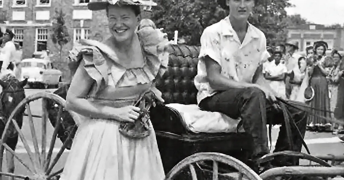 Bite Into the Delicious History of Minnie Pearl's Chicken