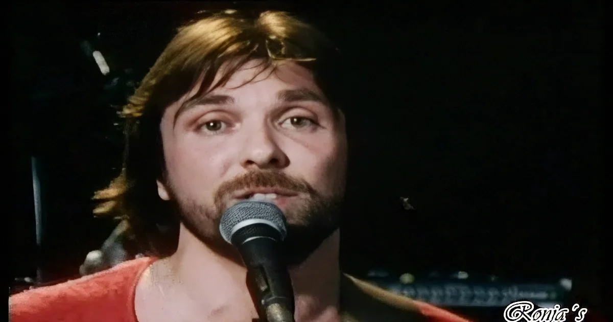 26 Million Fans Adore Dr Hook's 1979 'When You're in Love' Performance