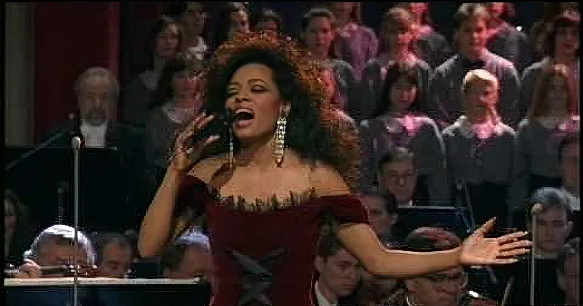 Diana Ross Brings ''Amazing Grace'' to Christmas, a Breathtaking Holiday Rendition