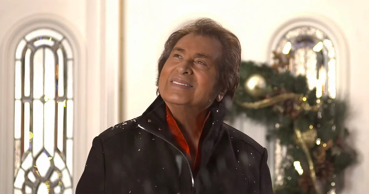 1961 Engelbert Humperdinck Channels the King for ''Blue Christmas''