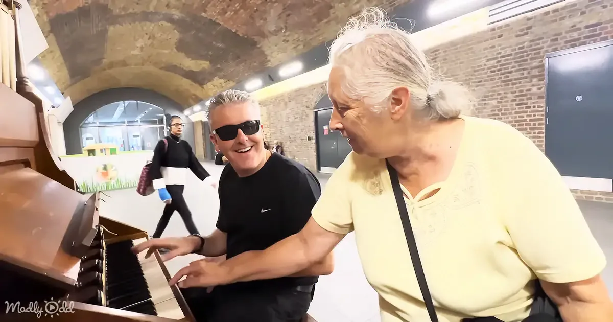 Watch How This Woman Helps Total Stranger Find Elusive Piano Note