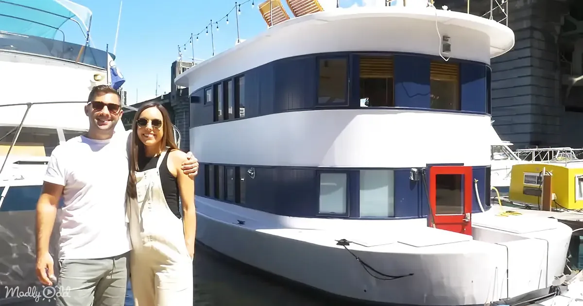 Embrace the Calm of a Cozy Seattle Houseboat Haven