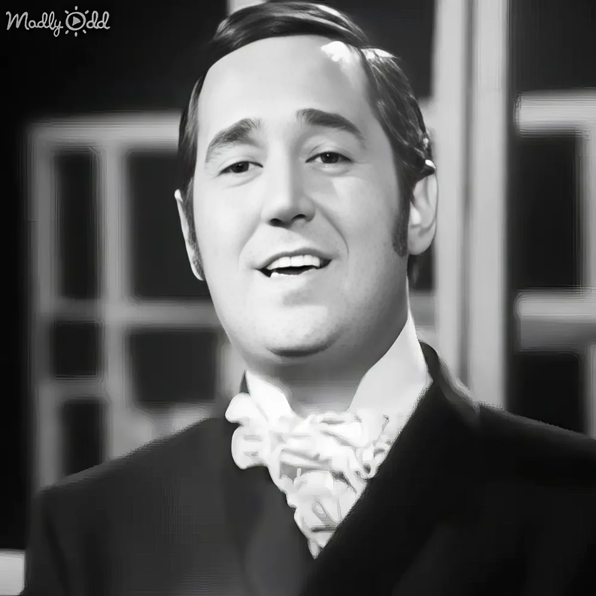 Close up of Neil Sedaka singing
