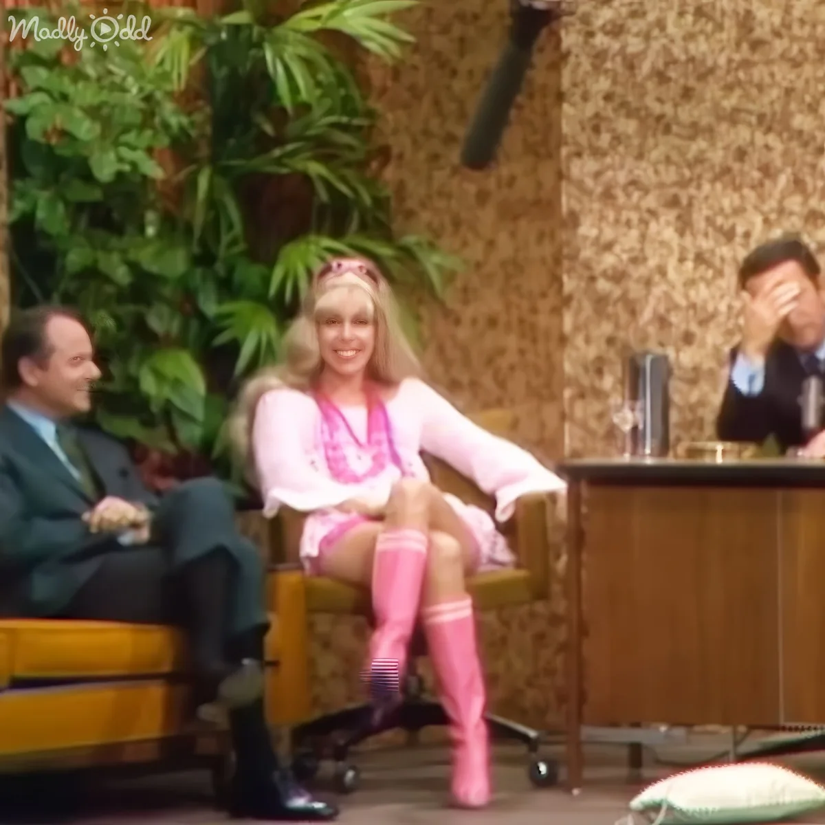 Cast of The Carol Burnett Show during a strike scene