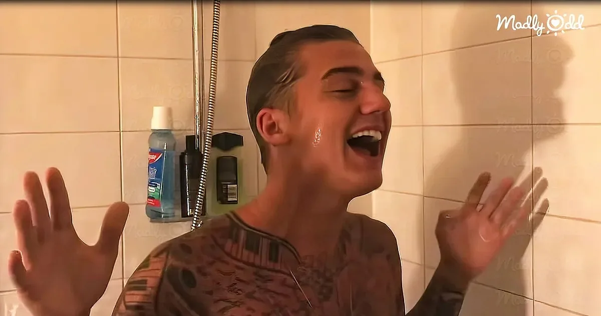 Mart Hoogkamer Makes ''Stand by Me'' Sizzle in the Shower