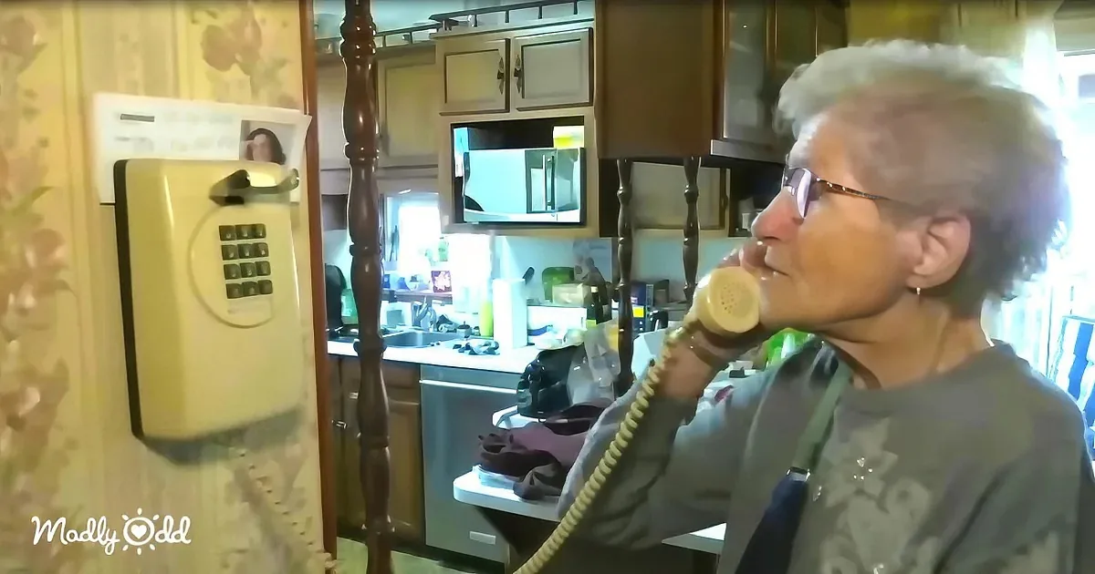 Grandma Mabel''s Genius Trick Fools Scammers... Twice