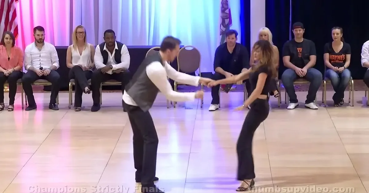 Couple''s ''Uptown Funk'' Dance Forces the Judges to Crown Them ''Champions''