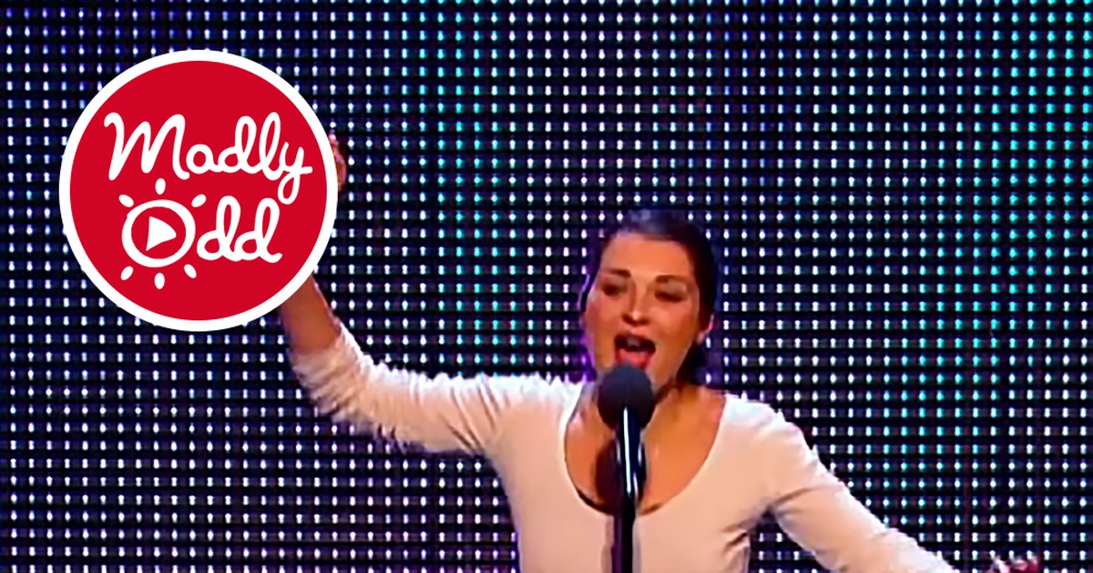 Shy Singer Walks on Stage to Sing 1937 Classic, but Simon Leaves Her in Tears at the End