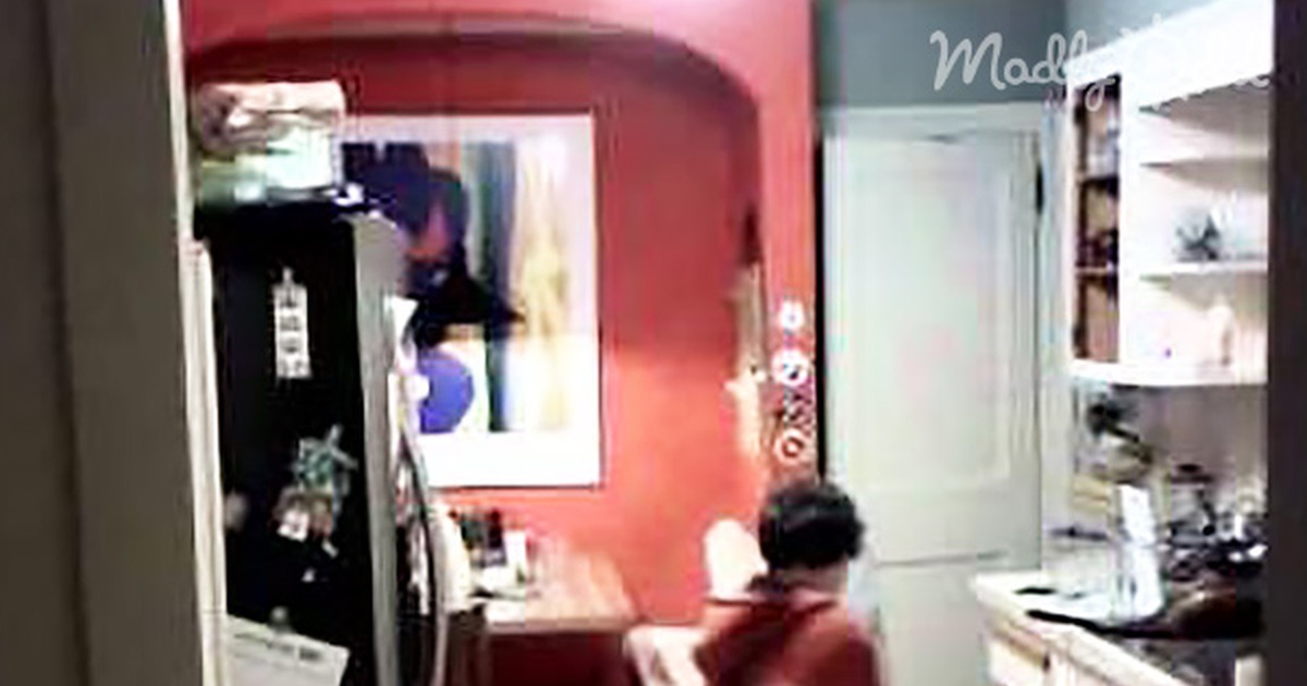 He Asked His Son to Do the Dishes. Then Dad Hears a Strange Sound Coming From the Kitchen...