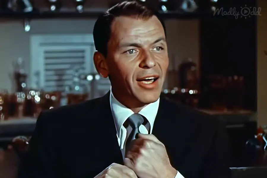 Frank Sinatra Singing Christmas Music