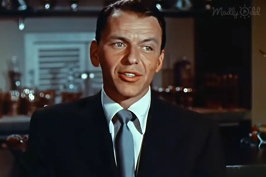 Frank Sinatra Singing Christmas Music